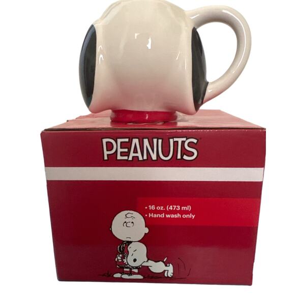 Peanuts Sculpted Ceramic Mug by VANDOR SNOOPY 16 Ounces Worldwide - Picture 2 of 3